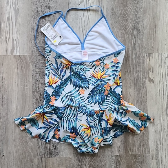 Bathing suit - Picture 3 of 3